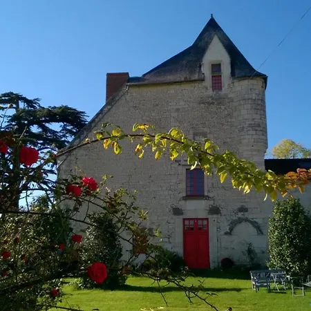 Le Manoir Des Roches לינה וארוחת בוקר