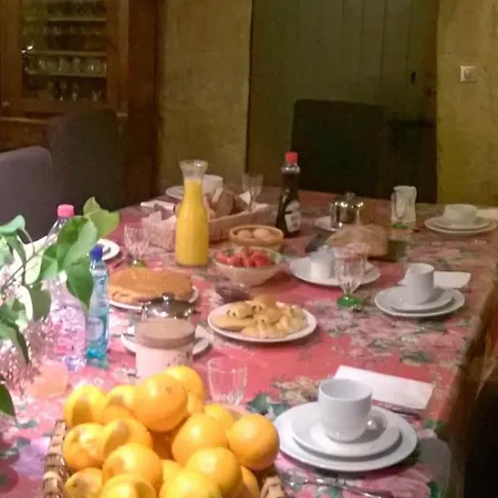 Le Manoir Des Roches Bed & Breakfast