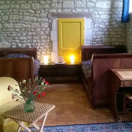 Le Manoir Des Roches Saires