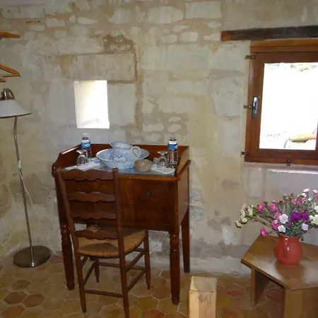 Le Manoir Des Roches Bed & Breakfast